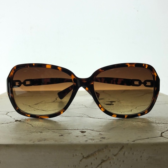 Oleg Cassini Big Round Tortoise Shell Frame Small Arm Yellow Tint - Picture 2 of 6